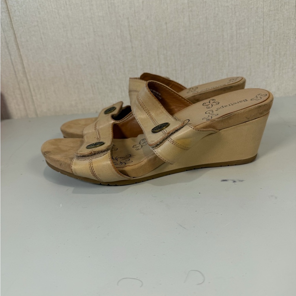 Baretraps Winona And Women Wedge Size 10 Color Tan